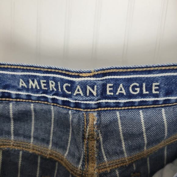 American Eagle Pinstripe Mom Jean Size 8 - Picture 6 of 13